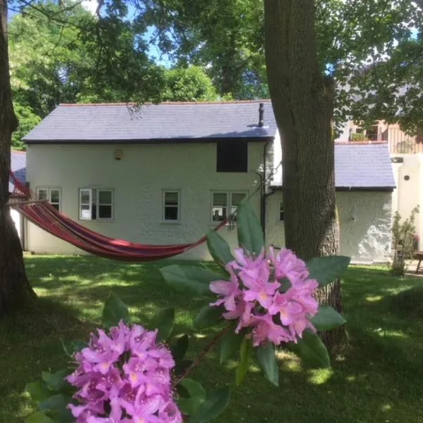 Claremont Coach House, hotel di Frensham