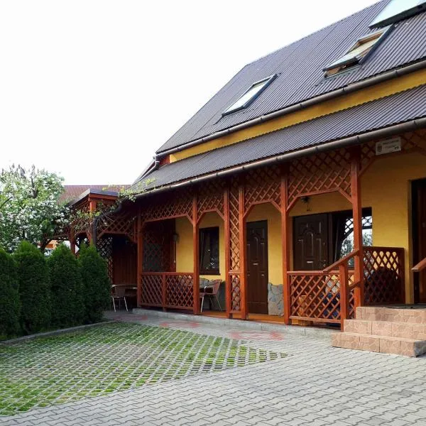 Noclegi u Zosi โรงแรมในManiowy