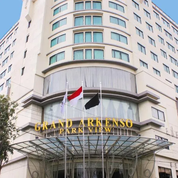 Grand Arkenso Park View: Semarang şehrinde bir otel