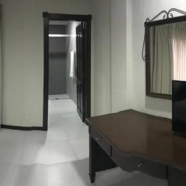 Habitación Independiente en Santa Cruz de La Sierra en Hotel Casablanca: Santa Cruz de la Sierra şehrinde bir otel