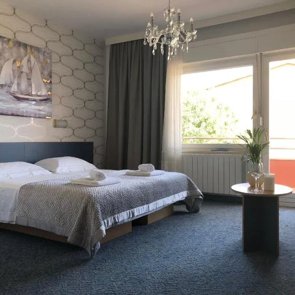 Rooms Ana, hotel in Split