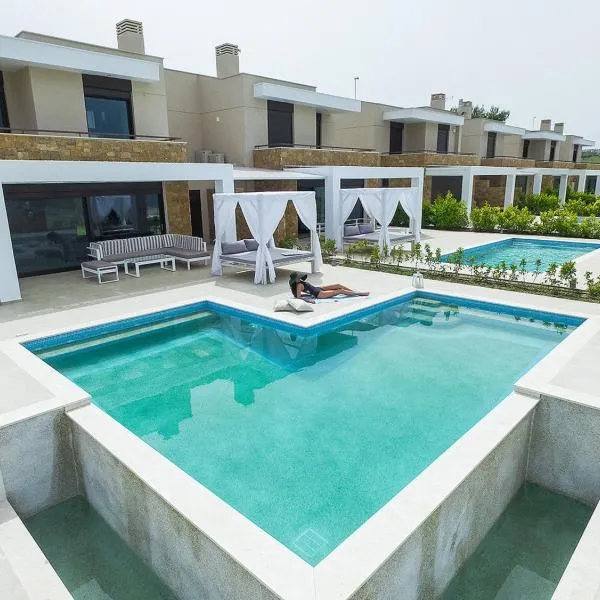 Bellevue Villas with private pool โรงแรมในฮานิโอติ