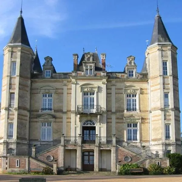Chateau De La Moriniere, hotel in Jallais