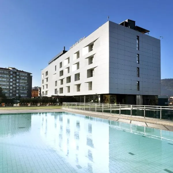 Occidental Bilbao, hotel v destinaci Bilbao