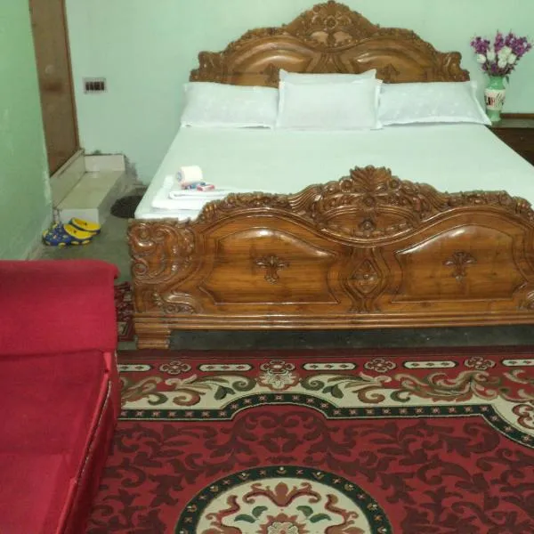Royal Guest House، فندق في Ramnagar