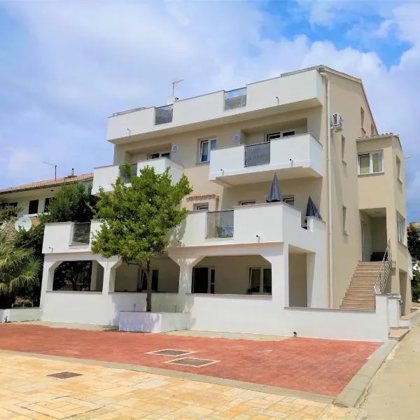 Villa Gaj, hotel v Novalji
