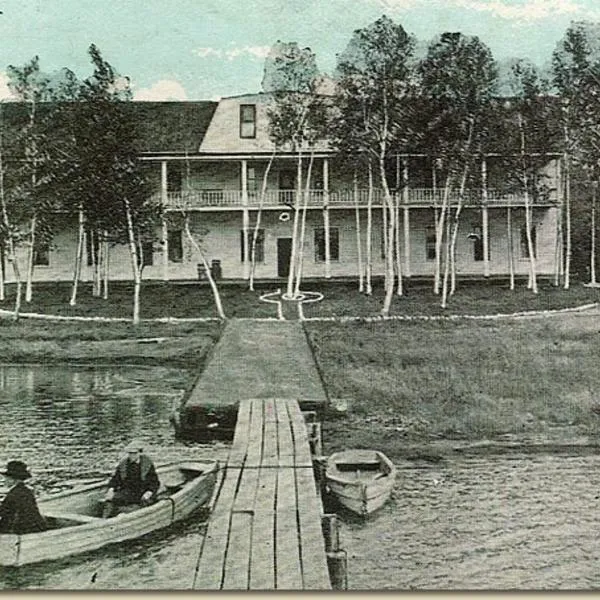 Historic Birch Lodge and Motel, hotel v destinaci Trout Lake