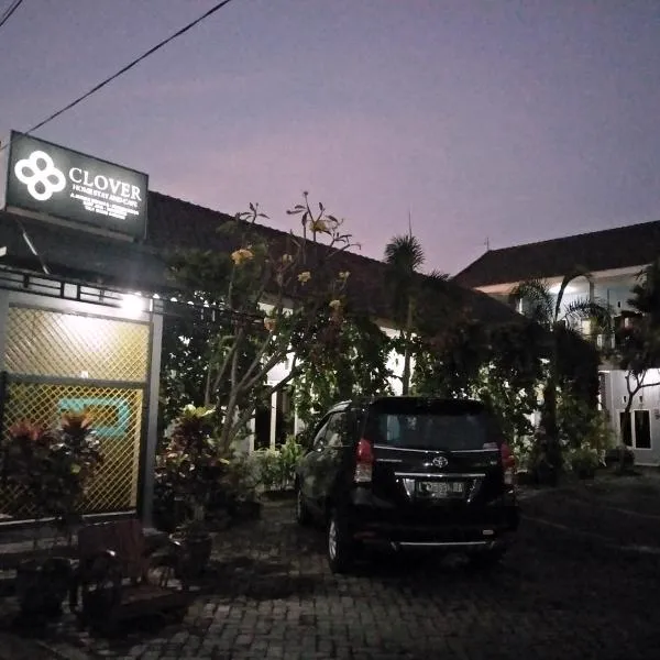 Clover Homestay, hotel v destinaci Probolinggo