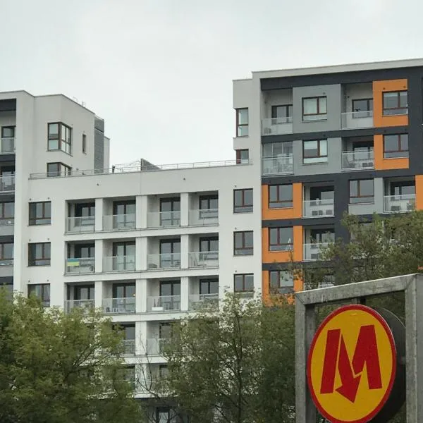 Apartamenty Metro Słodowiec, free parking Żeromskiego 1 CMKP- 5 min, готель у Варшаві