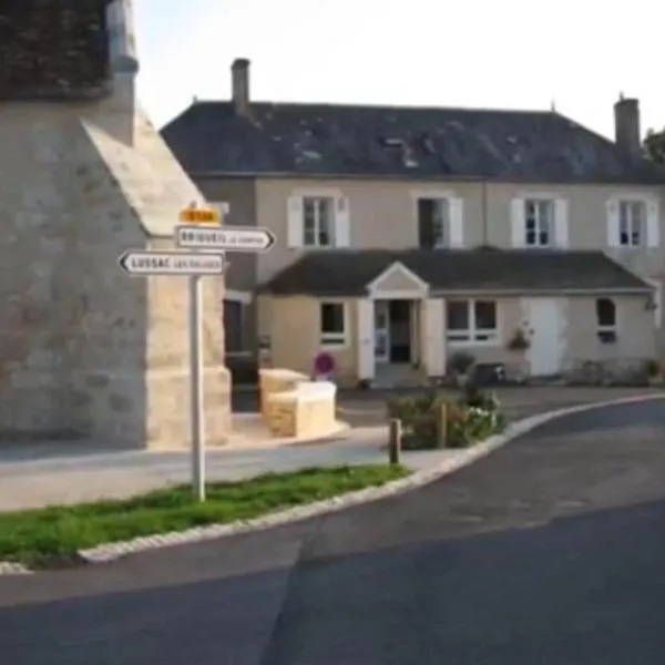 Chambres d'hotes La Chaumiere, hotel a Coulonges