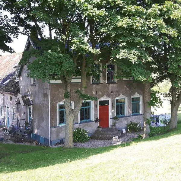 Theetuin Onder de Pannen, hotel en Berkenwoude