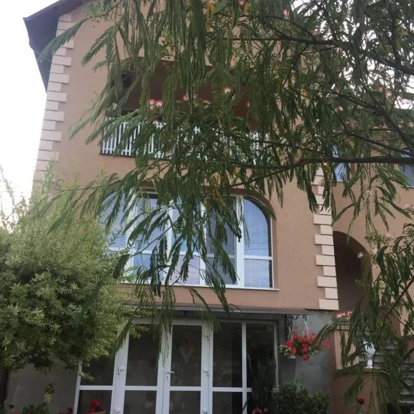 Private House, hotel v destinaci Běrehovo