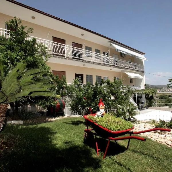 Apartment Carmen, hôtel à Prgomet