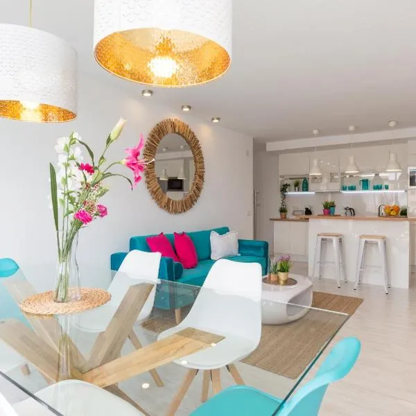 Viesnīca Stunning Spacious City Apartment with free parking Malagā