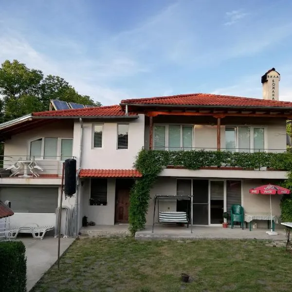 Guest House Bojana, hotel v destinaci Trojan