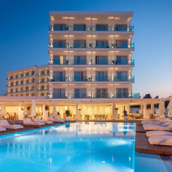 The Blue Ivy Hotel & Suites, ξενοδοχείο στον Πρωταράς