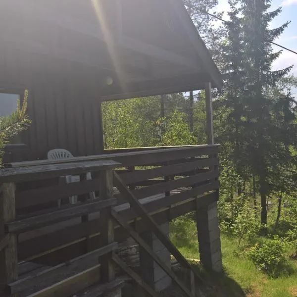 Skogheim Two-Bedroom Cottage, hotel in Birkeland