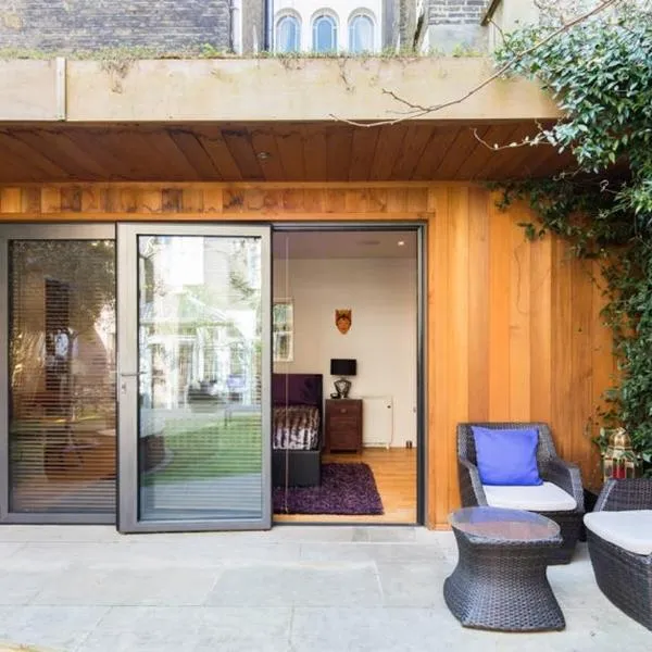 ロマンチック バンガロー イン ノッティングヒル（Romantic Bungalow in Notting Hill）、ロンドンのホテル