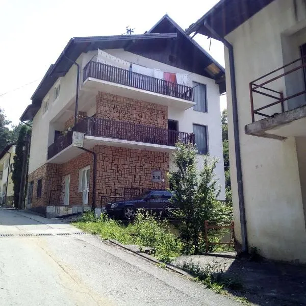 HM - konak, hotel di Srebrenica