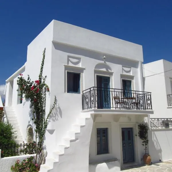 Magnificent traditional house in the centre of Naxos, hotel Halkíóban