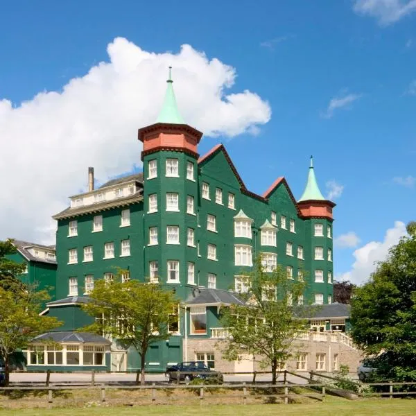 Metropole Hotel and Spa, hotel in Llanbadarn-fynydd