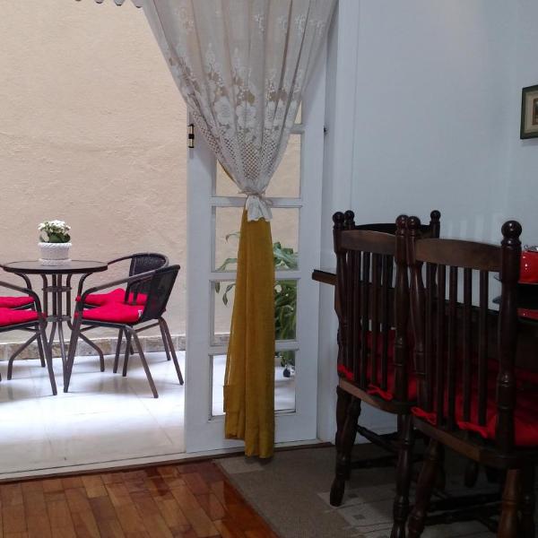 Aconchegante ao lado do shopping com garagem e Wifi - Foto 4