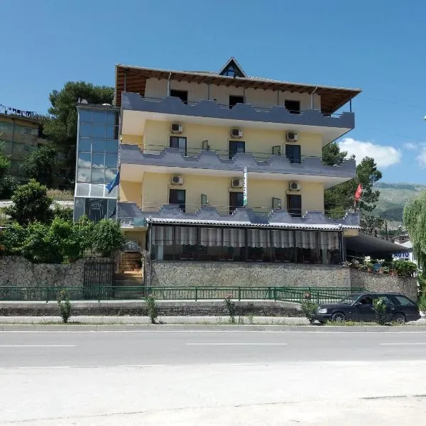 Qiqi Hotel, hotel en Gjirokastra