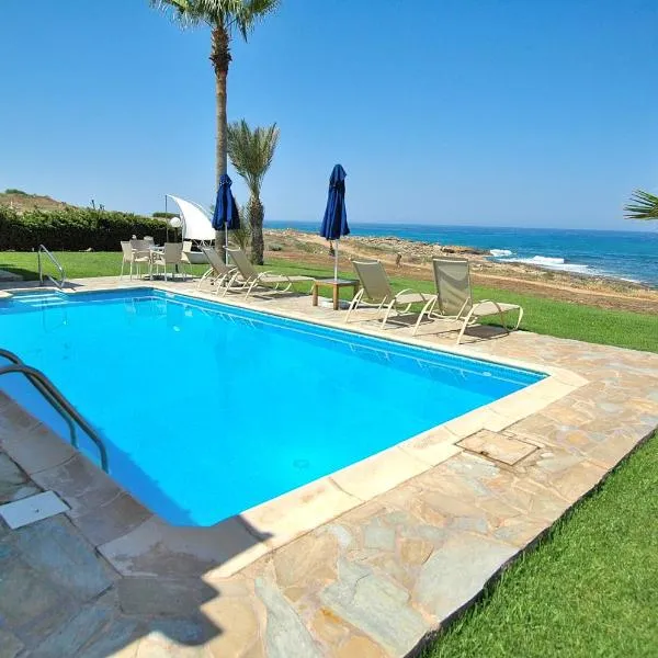 Kymmates Beach Front Villas, hotel in Paphos