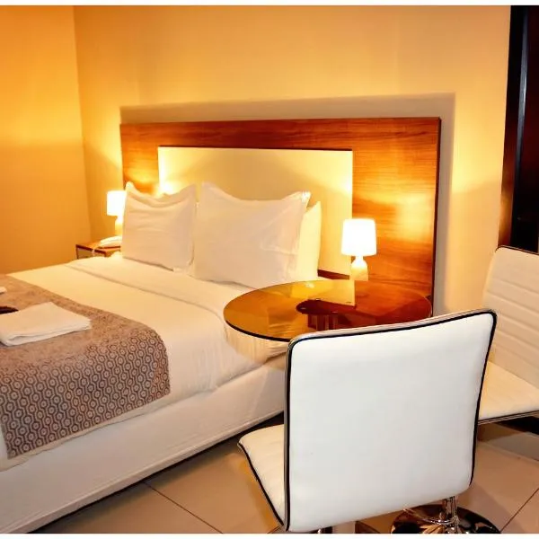 Eagle Nest Luxury Accommodation, hotel v destinaci Roodepoort