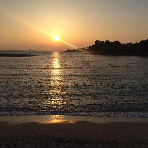Les Hameaux de Provence - Piscine et place de Parking privée - Accès plage et sentier du littoral, hotel u gradu 'Bandol'