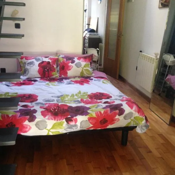 Sea breeze studio, hótel í Pula