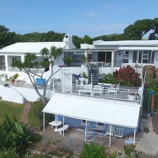 Blue's Guest House - East London Bonza Bay, hotel in Bay View