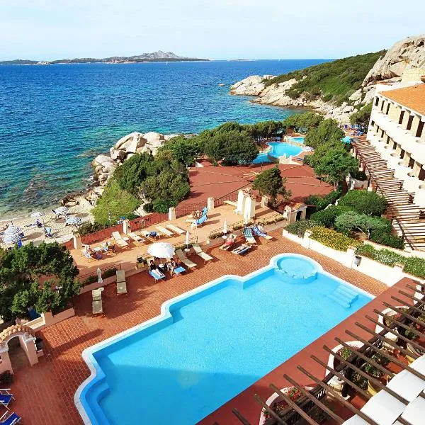 Grand Hotel Smeraldo Beach, hotel en Baja Sardinia