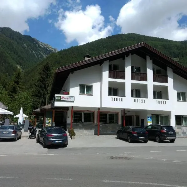 Gasthof Kreuzwirt, hotel v destinaci San Giacomo