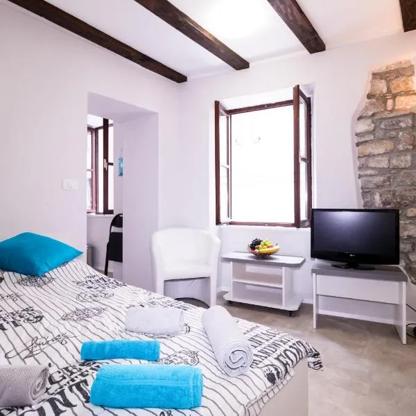 Apartments Bella Tara, hotel v destinaci Piran