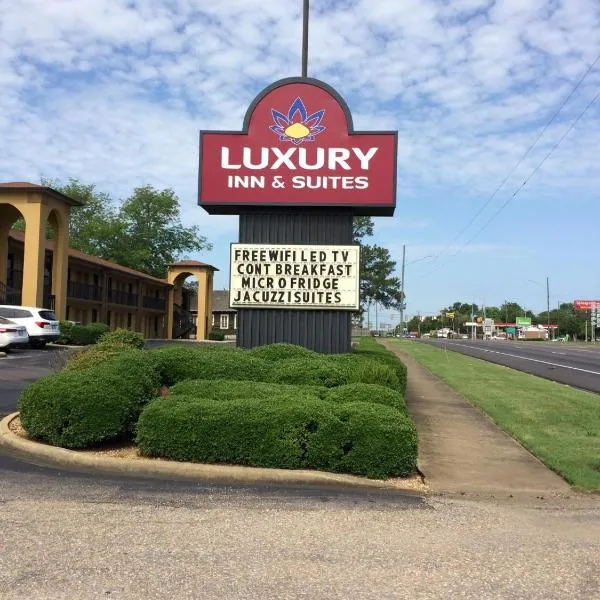 Luxury Inn & Suites, hotel en Selma