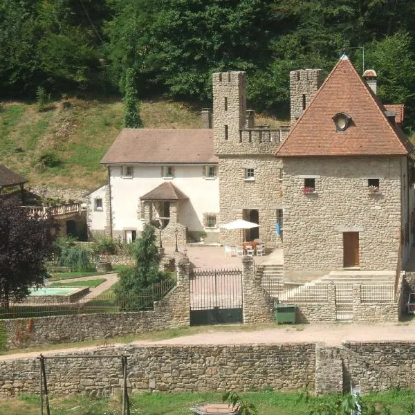 Domaine Du Bas De Chene、Saint-Sernin-du-Boisのホテル