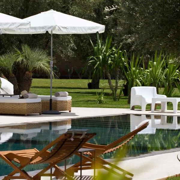Hotel Les Cinq Djellabas, hotel v destinaci Douar Caïd Layadi
