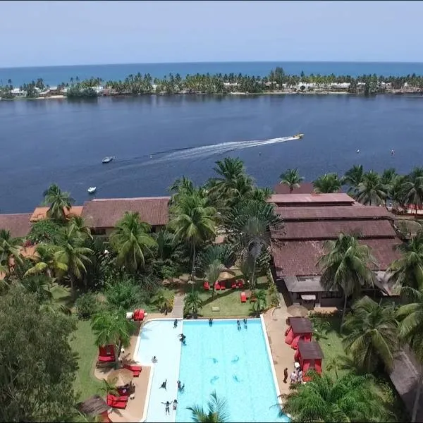 Hotel Coucoue Lodge, hotel en Bonoua