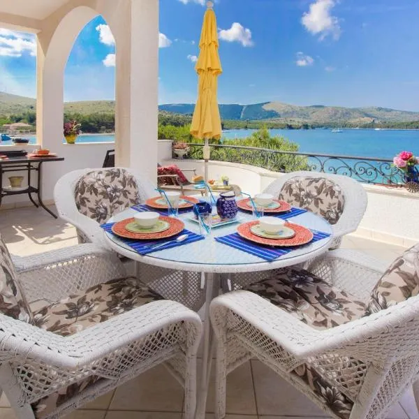 Sea Breeze - Front Sea Apartment, hotel v destinaci Zaboric