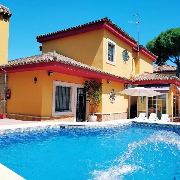 VillaLaJaraCom CHALET CON PISCINA, PROHIBIDAS DESPEDIDAS GRUPOS Y FIESTAS, SOLO FAMILIAS RECEPCION POR EL PROPlETARIO, Hotel in El Puerto de Santa María
