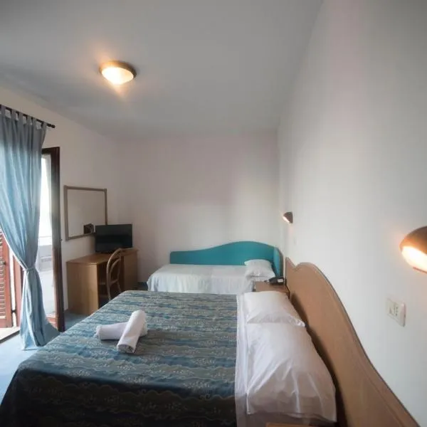 Hotel Villa A Mare, hotel Rodi Garganicóban