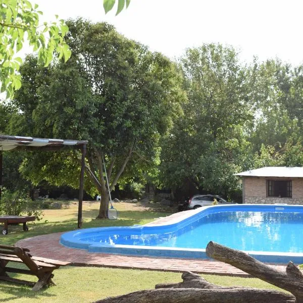 Cabanas Las Achiras, hotel en Luyaba