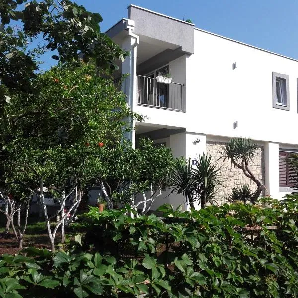 Guest House Djonovic, hotel v destinaci Petrovac na Moru