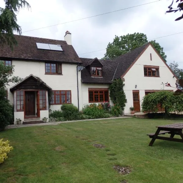 Larkrise Cottage Bed And Breakfast, hotell i Wixford