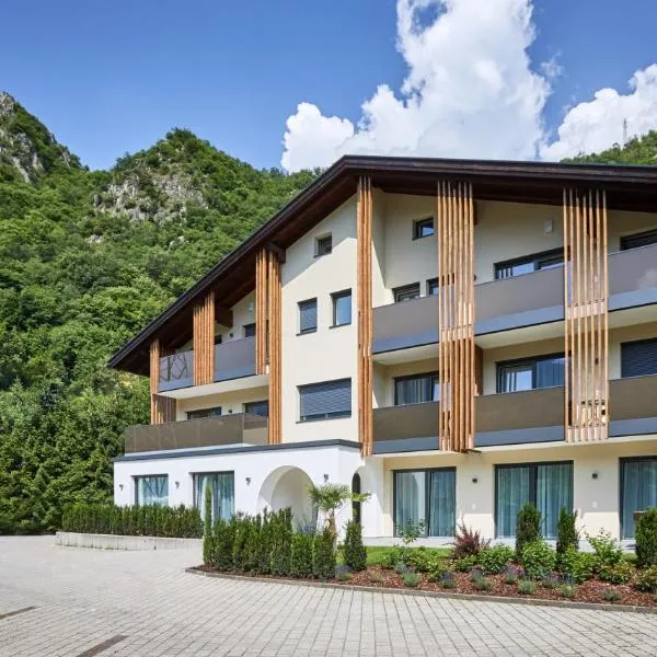 Residence Laitacherhof - Modern eingerichtete Apartments in der Nähe vom Zentrum von Klausen mit Aussenpool und Sauna, Hotel in Klausen