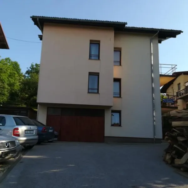 Apartments & Rooms 4 rijeke, hotel v destinaci Karlovac