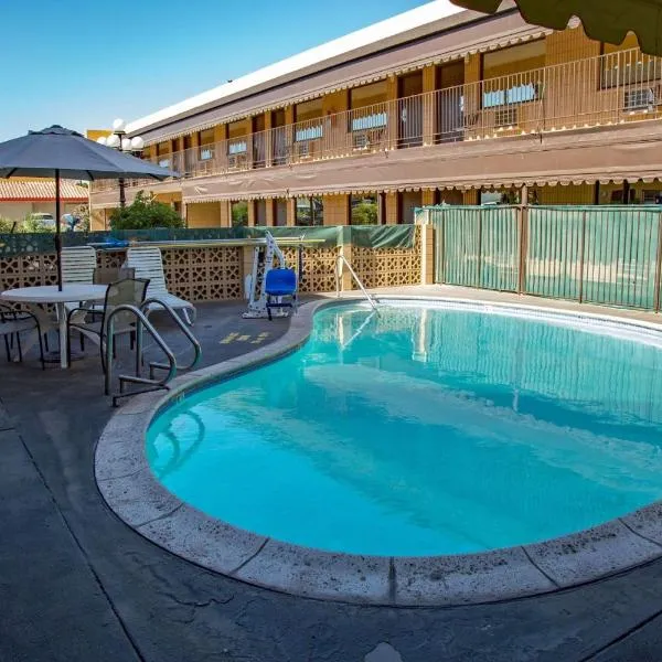 Townhouse Inn and Suites, hotel in Brawley
