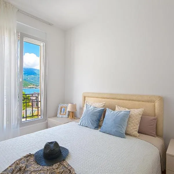 Chiron Apartments, hotel v Budve