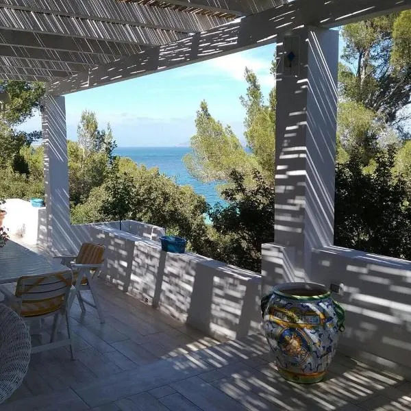 Villa Biancaluna, hotel in Carloforte